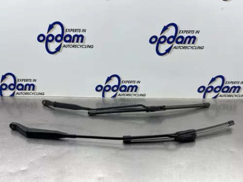 Ruitenwisserarm voor-8325130