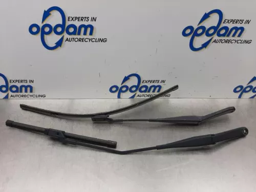 Ruitenwisserarm voor-7611832
