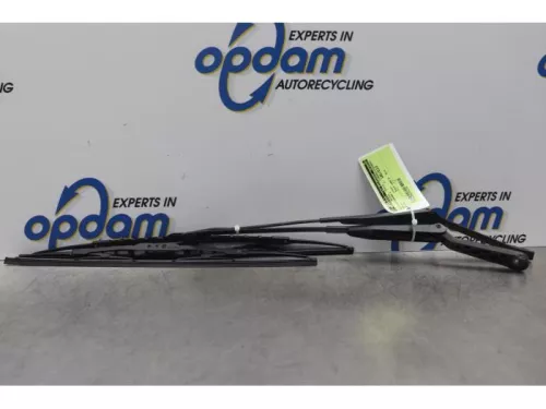 Ruitenwisserarm voor-7877392