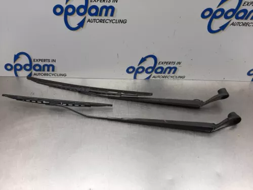 Ruitenwisserarm voor-7576976