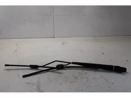 Ruitenwisserarm voor-7878667