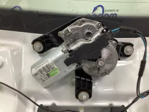 Ruitenwissermotor achter-8170261