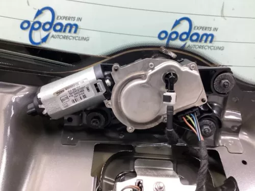 Ruitenwissermotor achter-8118104