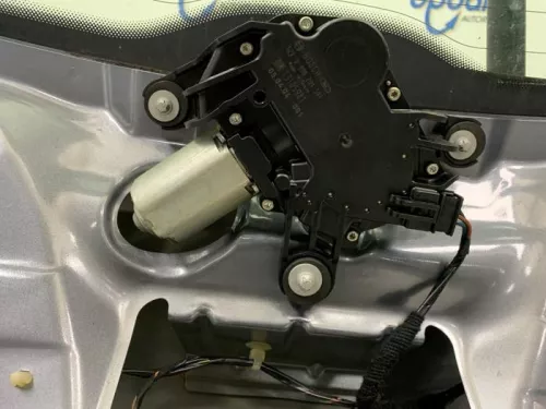 Ruitenwissermotor achter-8084428