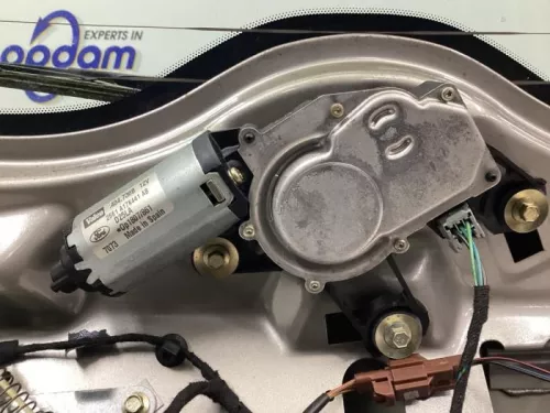 Ruitenwissermotor achter-8198485