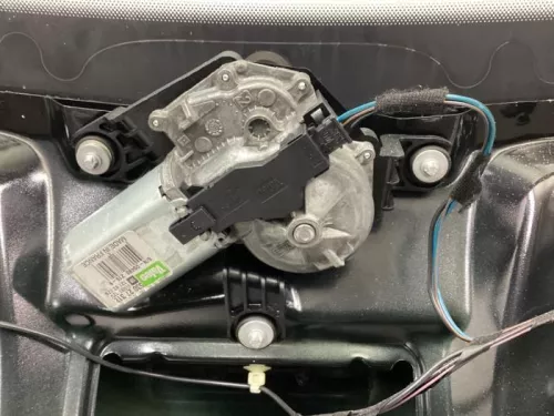 Ruitenwissermotor achter-8030439