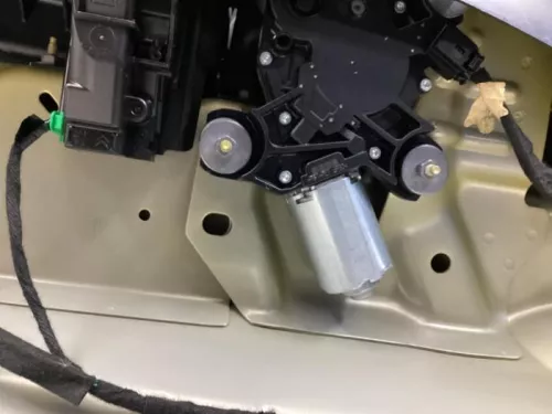 Ruitenwissermotor achter-8073343