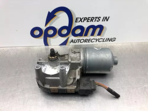 Ruitenwissermotor voor-8203016