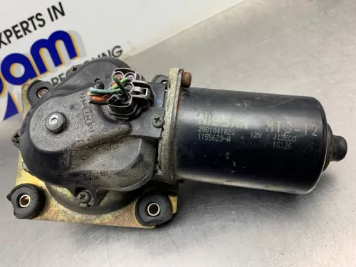 Ruitenwissermotor voor-8251398