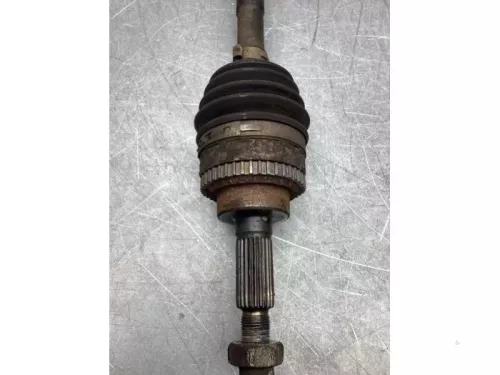 Aandrijfas links-voor Nissan