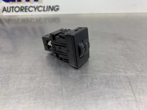 Schakelaar Koplamp Ihv-8310562