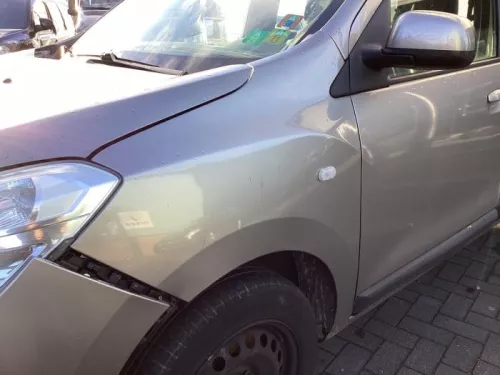 Scherm links-voor-8261431