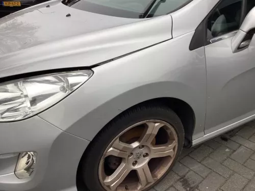 Scherm links-voor-8242724