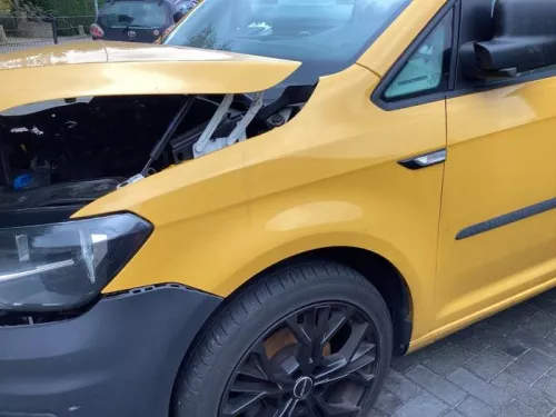 Scherm links-voor-8247420