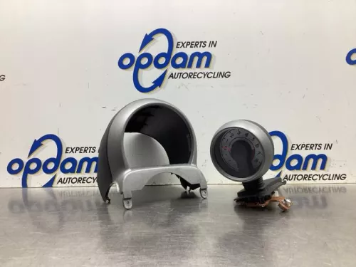 Toerenteller-8114052