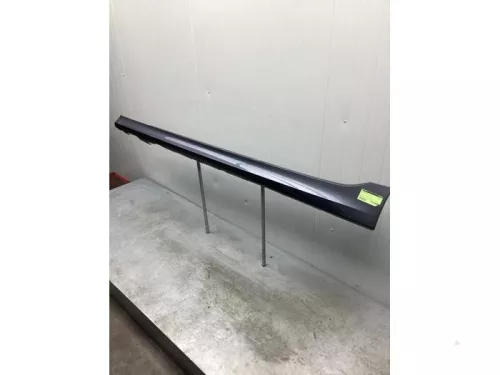 Zijskirt links-7985276