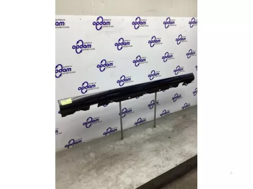 Zijskirt rechts-8227175