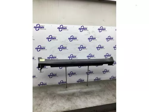 Zijskirt rechts-8253942