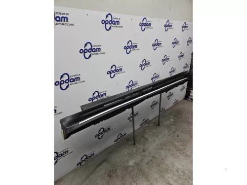 Zijskirt rechts-8270119