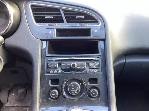 Radio CD Speler-8251101