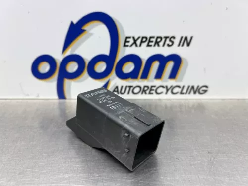 Voorgloei Relais-8182090