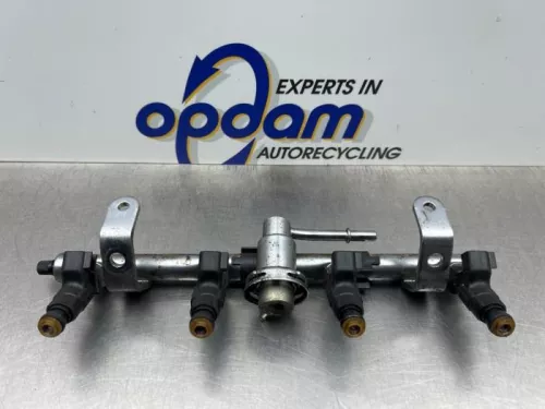 Injector (benzine injectie)-8326004