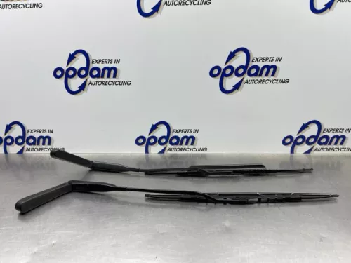 Ruitenwisserarm voor-8333267