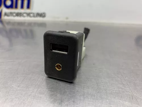 AUX/USB aansluiting-8338522