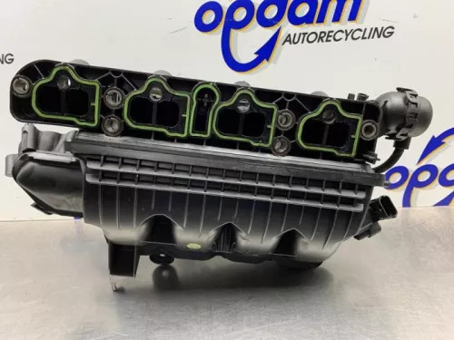 Inlaatspruitstuk-8284591