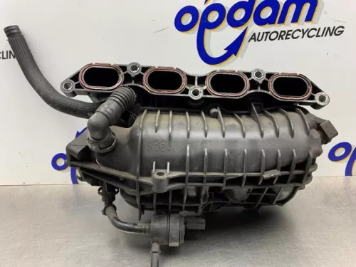 Inlaatspruitstuk-8128291