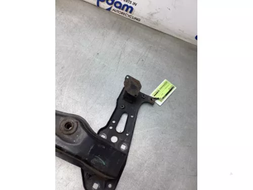 Bumperframe voor-8334594