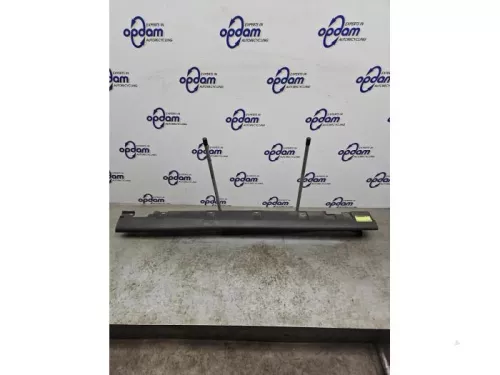 Zijskirt links-8295328