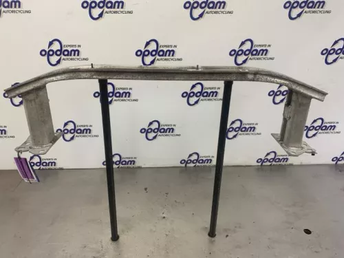 Bumperframe voor-8304828