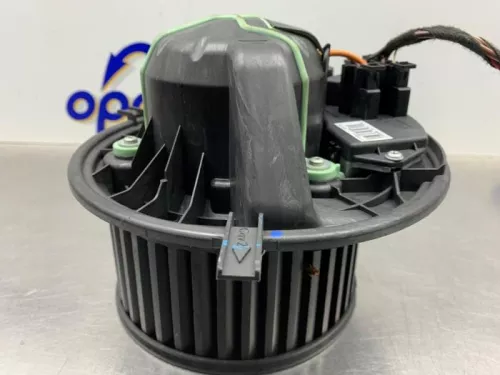 Kachel Ventilatiemotor-8331710