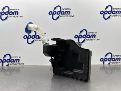 Ruitensproeiertank voor-8301366