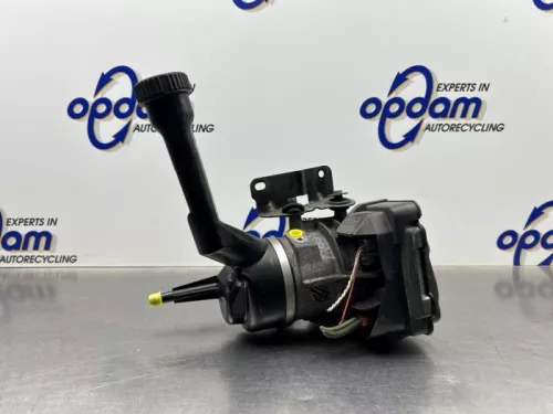 Stuurbekrachtiging Pomp-8324751