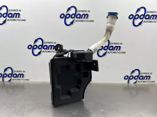 Ruitensproeiertank voor-8296175