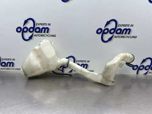 Ruitensproeiertank voor-8304742