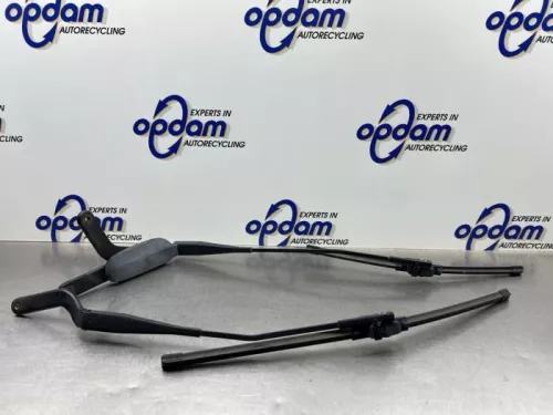 Ruitenwisserarm voor-8328181