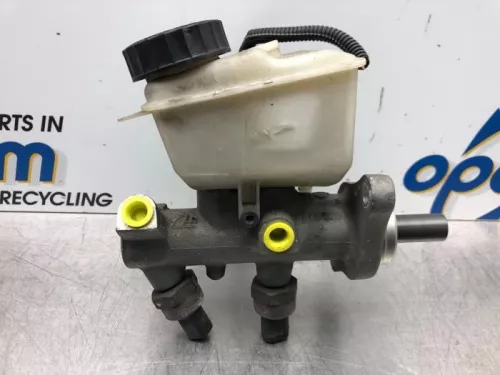 Hoofdremcilinder-7609724