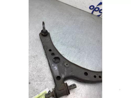 Draagarm onder rechts-voor-8331091