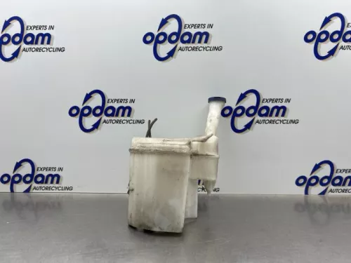 Ruitensproeiertank voor-8295403