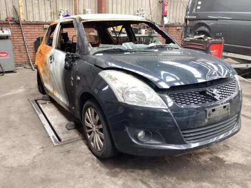 Draagarm onder rechts-voor-8354553