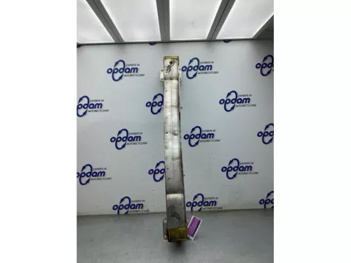 Bumperframe voor-8354888