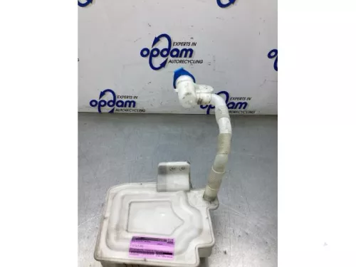 Ruitensproeiertank voor-8343596