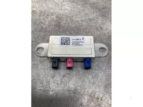 Antenne Versterker-7940979