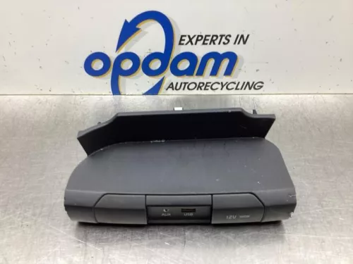 AUX/USB aansluiting-8056784