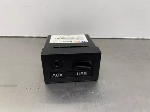 AUX/USB aansluiting-8180437