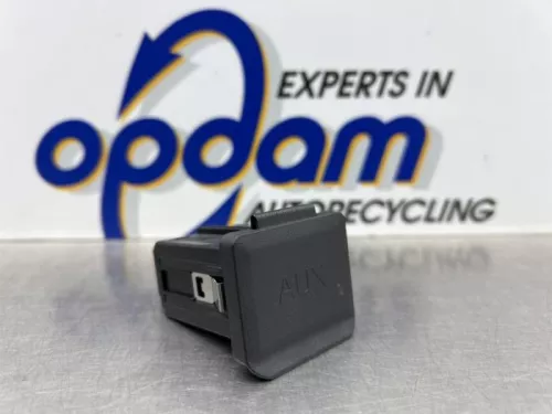 AUX/USB aansluiting-8079069