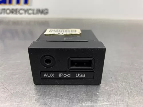 AUX/USB aansluiting-8060518